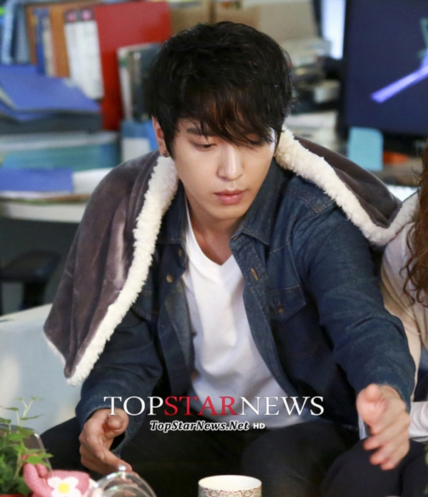 Yoon Eun Hye cùng Jung Yong Hwa sẻ chia chăn ấm 5