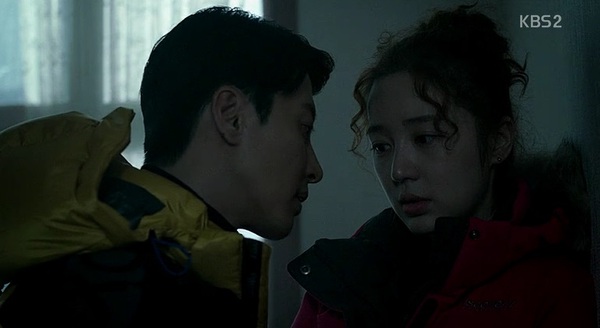 Kim Shin (Lee Dong Gun) âm mưu cưỡng hôn Mi Rae (Yoon Eun Hye) 1