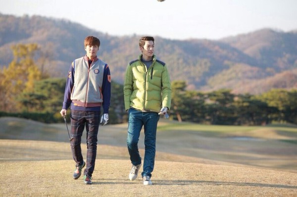Lee Min Ho đối mặt Kim Woo Bin trên sân golf 4