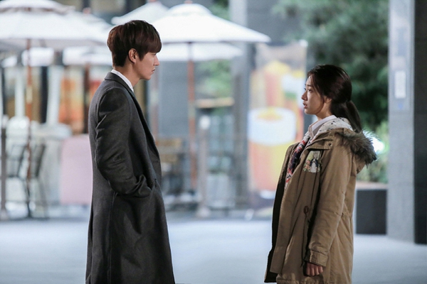 Eun Sang (Shin Hye) bật khóc, ôm chặt Kim Tan (Min Ho) 3