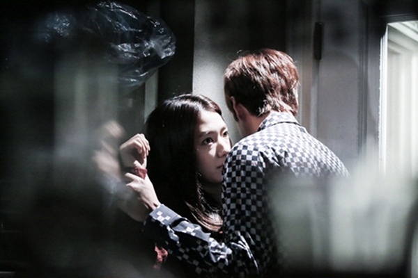 Park Shin Hye nhắm tịt mắt chờ nụ hôn từ Lee Min Ho 2