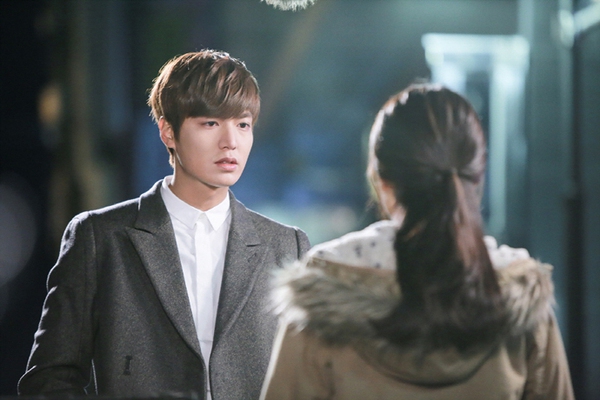 Eun Sang (Shin Hye) bật khóc, ôm chặt Kim Tan (Min Ho) 6