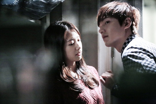 Park Shin Hye nhắm tịt mắt chờ nụ hôn từ Lee Min Ho 4