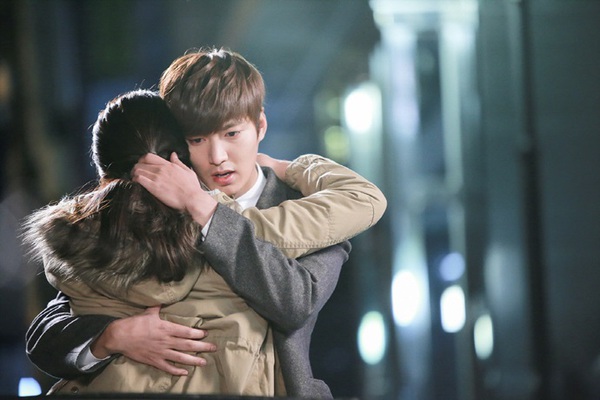 Eun Sang (Shin Hye) bật khóc, ôm chặt Kim Tan (Min Ho) 8
