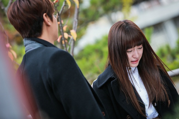 Eun Sang bị tống ra khỏi nhà vì dám yêu Kim Tan  10