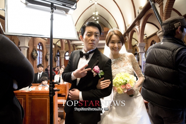 Yoona sung sướng cười tít mắt khi làm cô dâu trẻ 5
