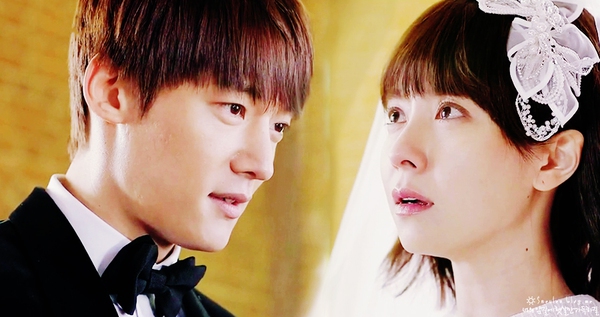 Jin Hee (Song Ji Hyo) nồng nàn ôm hôn chồng tại lễ cưới 7