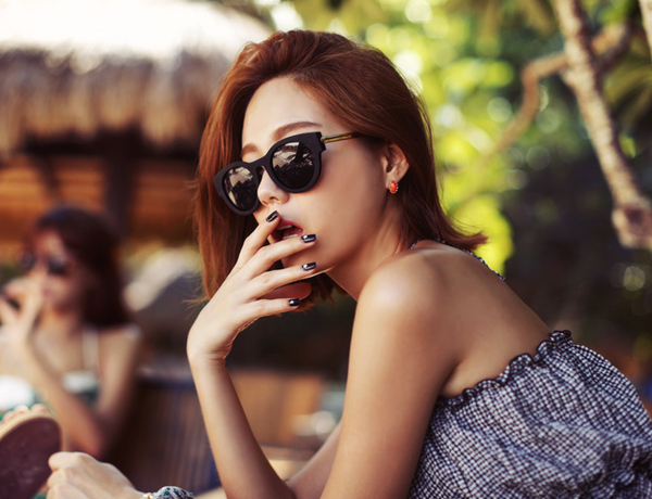 6 mẹo l&agrave;m đẹp gi&uacute;p bạn thu h&uacute;t ngay với vẻ tự nhi&ecirc;n trong nh&aacute;y mắt 3