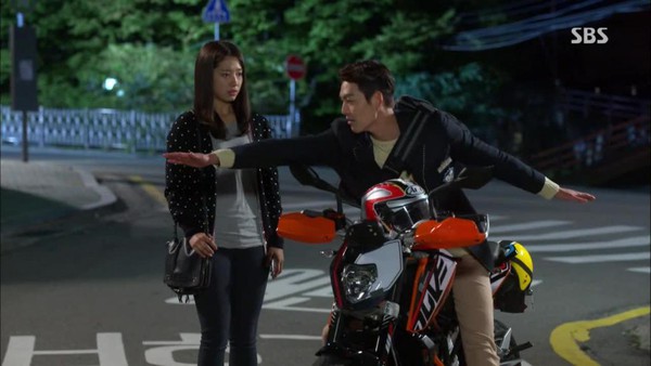"Zoom in" phong c&aacute;ch của "những người thừa kế đ&igrave;nh đ&aacute;m" trong The Heirs 20