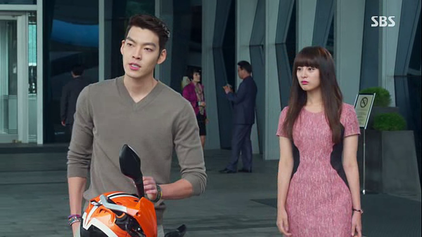 "Zoom in" phong c&aacute;ch của "những người thừa kế đ&igrave;nh đ&aacute;m" trong The Heirs 31