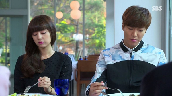 "Đọc hiệu soi giá" BST áo khoác hoành tráng trong The Heirs 55