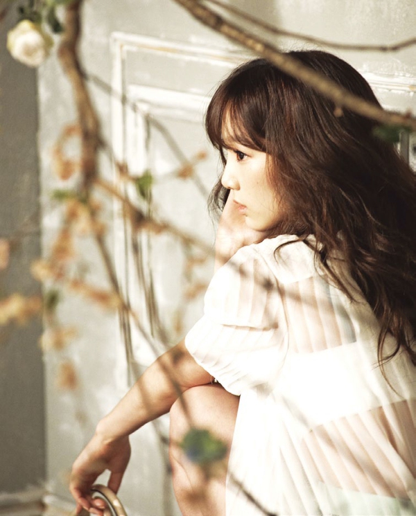 Tae Yeon - SNSD & Kim Woo Bin mỗi người 1 vẻ tr&ecirc;n tạp ch&iacute; 4