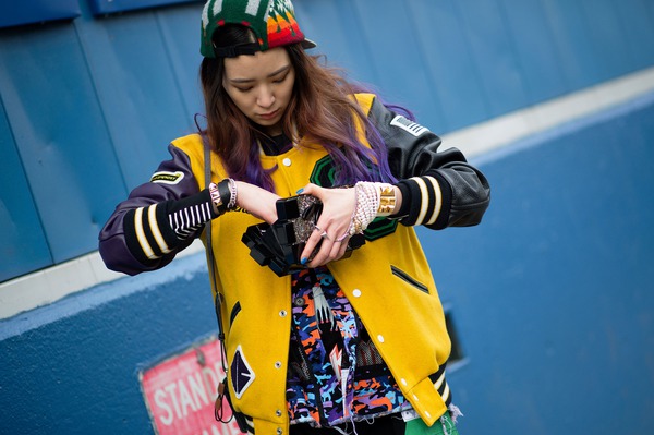 Đã mắt với street style "siêu sặc sỡ" tại New York Fashion Week 2