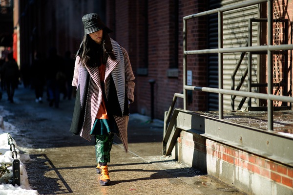 Đã mắt với street style "siêu sặc sỡ" tại New York Fashion Week 12