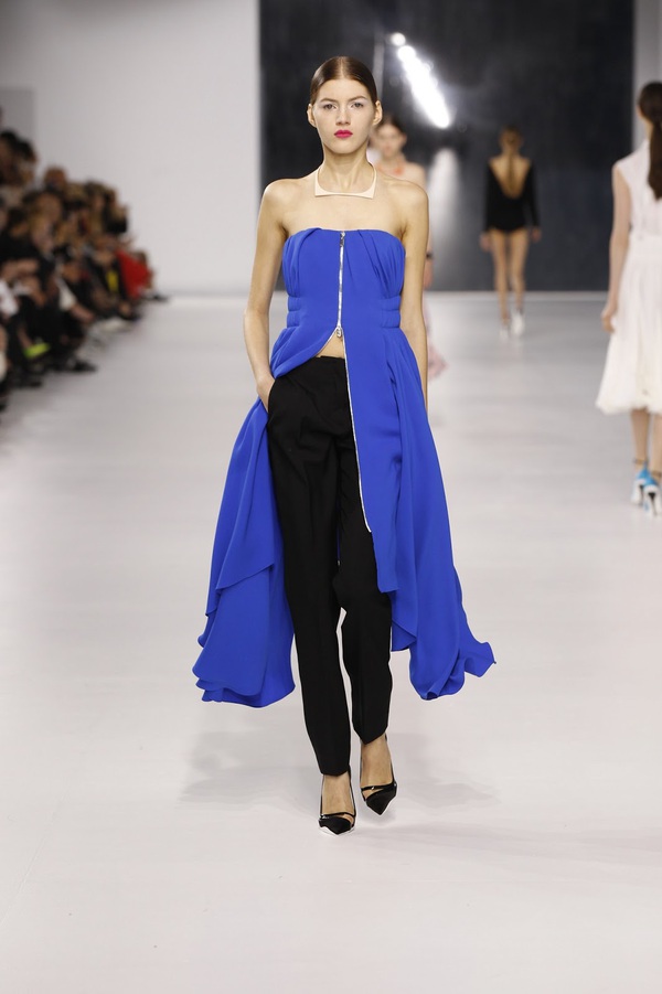 Thư Kỳ, Triệu Vy kém xinh đẹp tại Paris Fashion Week 10