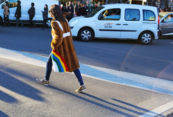 Rực rỡ, ngọt ngào với street style Milan Fashion Week 5