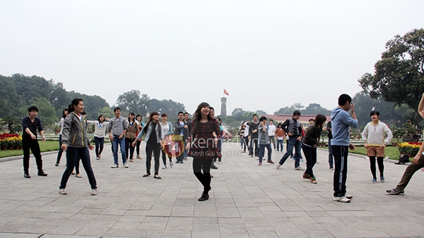 Hà Nội: Nhảy flashmob kêu gọi làm sạch Hoàng Thành Thăng Long 2
