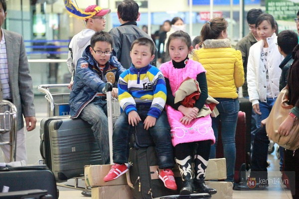 Sân bay Nội Bài đông kín người sau kỳ nghỉ Tết 22