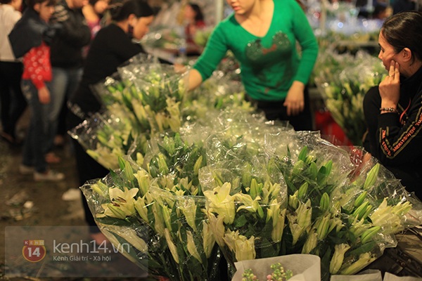 Chợ hoa Quảng Bá tấp nập sáng cuối năm 8