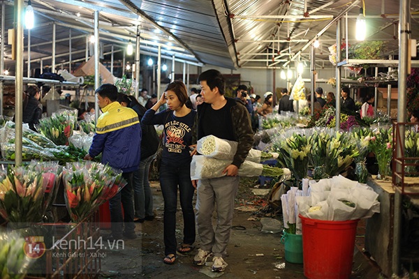 Chợ hoa Quảng Bá tấp nập sáng cuối năm 12