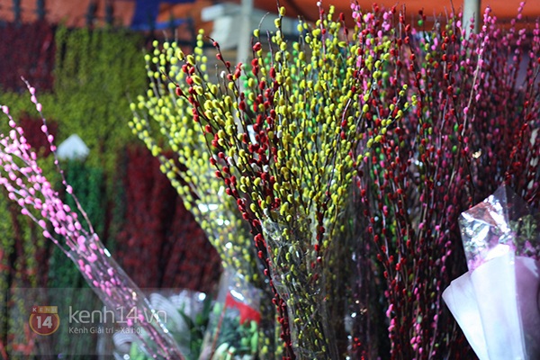 Chợ hoa Quảng Bá tấp nập sáng cuối năm 25
