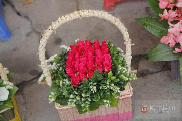 Khan hiếm thị trường quà tặng Valentine đúng dịp Tết âm lịch 5