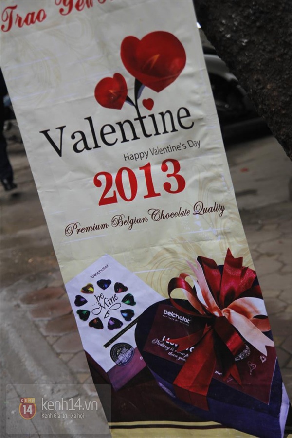 Khan hiếm thị trường quà tặng Valentine đúng dịp Tết âm lịch 12