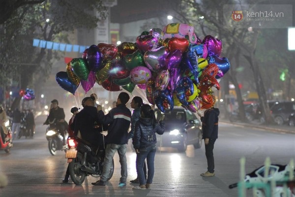 Valentine - dịp l&yacute; tưởng để c&aacute;c F.A tụ tập 1
