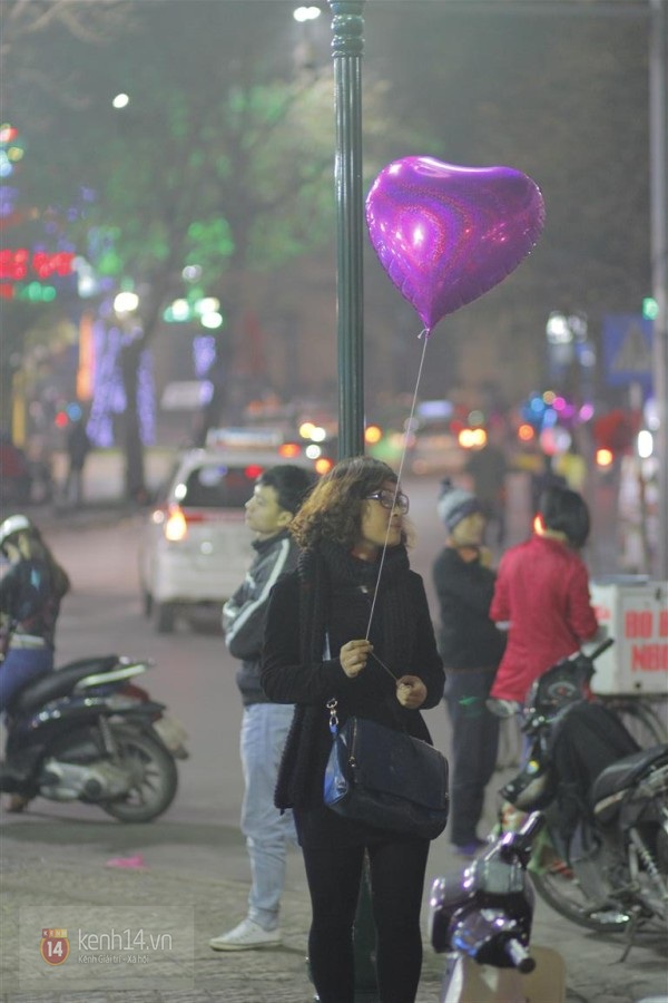 Valentine - dịp l&yacute; tưởng để c&aacute;c F.A tụ tập 16