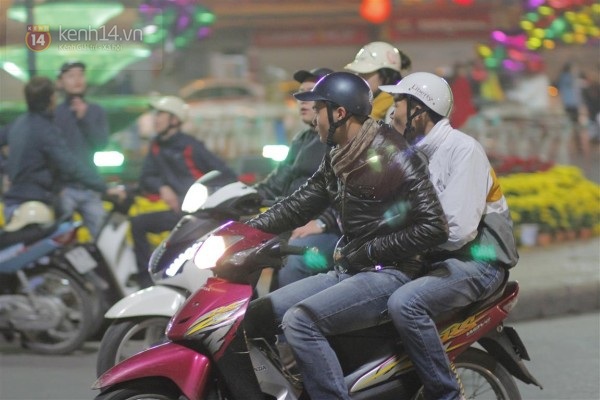 Valentine - dịp l&yacute; tưởng để c&aacute;c F.A tụ tập 7