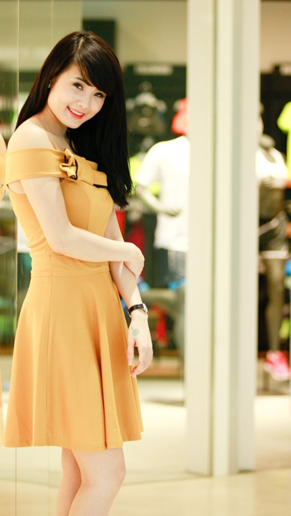 Những m&agrave;n &ldquo;lột x&aacute;c&rdquo; ngoạn mục của c&aacute;c c&ocirc; em g&aacute;i sao Việt 10