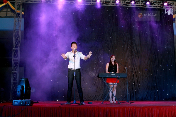 Nữ sinh H&agrave; Nội x&uacute;ng x&iacute;nh v&aacute;y &aacute;o dự party ho&agrave;nh tr&aacute;ng 19