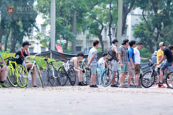 Giới trẻ Hà Nội rộ trào lưu đi xe đạp "độc, lạ" 8