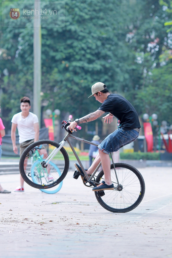 Giới trẻ Hà Nội rộ trào lưu đi xe đạp "độc, lạ" 9