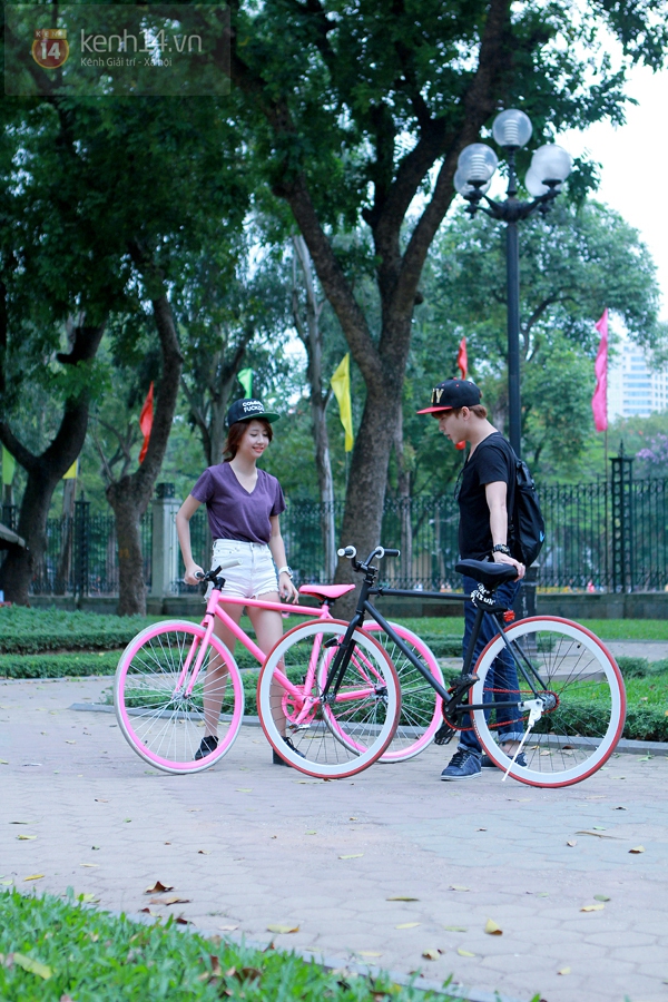 Giới trẻ Hà Nội rộ trào lưu đi xe đạp "độc, lạ" 16