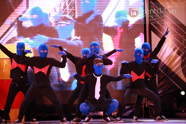 Hoa Đức Công say sưa biểu diễn trong Chung kết “Move it” 12