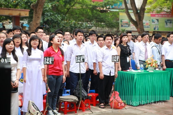 Nghẹn ng&agrave;o gi&acirc;y ph&uacute;t chia tay của teen Kim Li&ecirc;n v&agrave; Chu Văn An 1