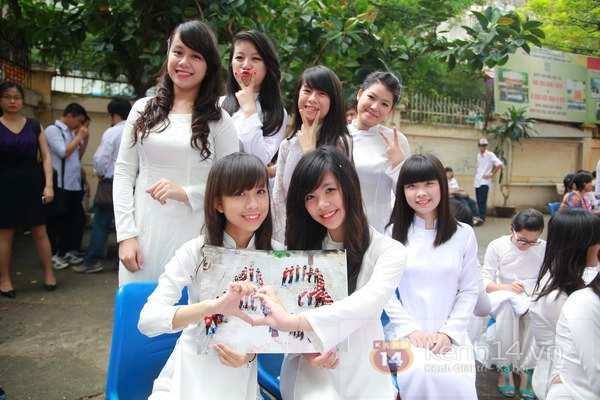 Nghẹn ng&agrave;o gi&acirc;y ph&uacute;t chia tay của teen Kim Li&ecirc;n v&agrave; Chu Văn An 4