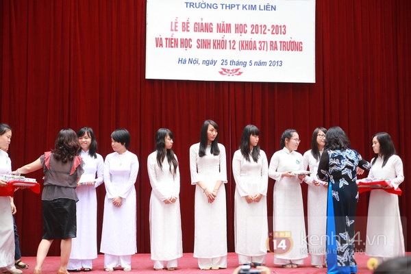 Nghẹn ng&agrave;o gi&acirc;y ph&uacute;t chia tay của teen Kim Li&ecirc;n v&agrave; Chu Văn An 5