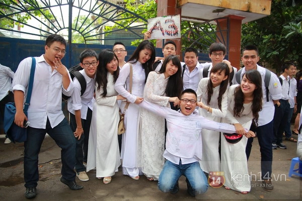 Nghẹn ng&agrave;o gi&acirc;y ph&uacute;t chia tay của teen Kim Li&ecirc;n v&agrave; Chu Văn An 7