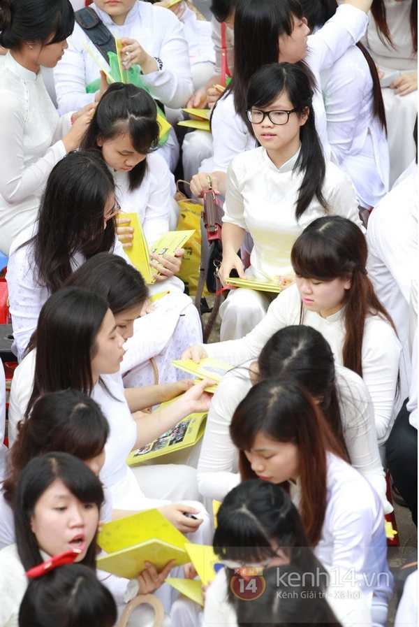 Nghẹn ng&agrave;o gi&acirc;y ph&uacute;t chia tay của teen Kim Li&ecirc;n v&agrave; Chu Văn An 8