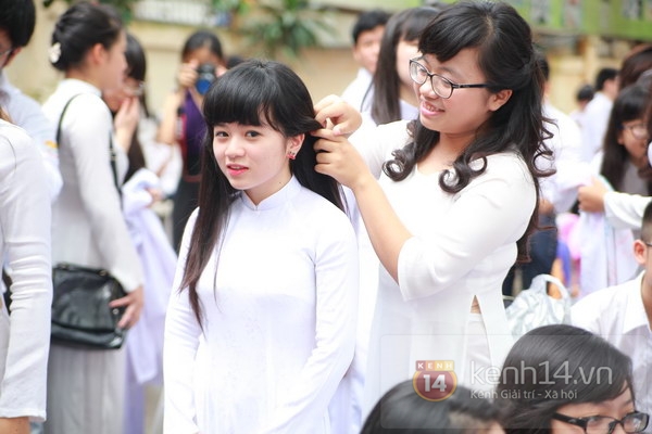 Nghẹn ng&agrave;o gi&acirc;y ph&uacute;t chia tay của teen Kim Li&ecirc;n v&agrave; Chu Văn An 9