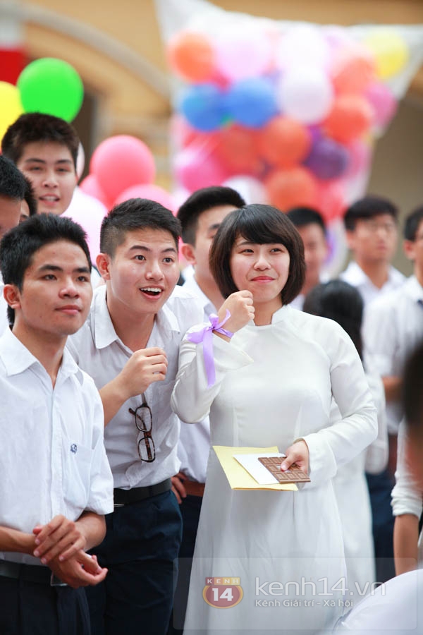 Nghẹn ng&agrave;o gi&acirc;y ph&uacute;t chia tay của teen Kim Li&ecirc;n v&agrave; Chu Văn An 24