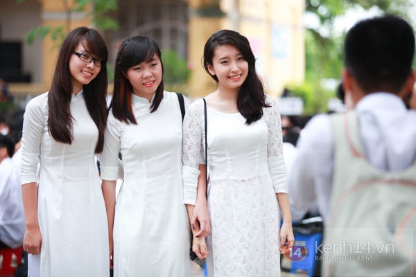 Nghẹn ng&agrave;o gi&acirc;y ph&uacute;t chia tay của teen Kim Li&ecirc;n v&agrave; Chu Văn An 26