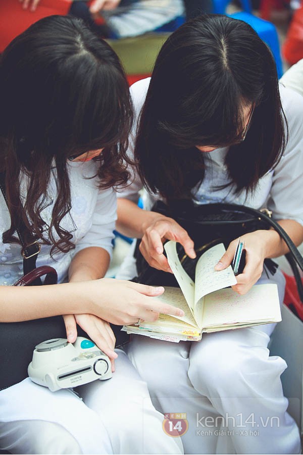 Nghẹn ng&agrave;o gi&acirc;y ph&uacute;t chia tay của teen Kim Li&ecirc;n v&agrave; Chu Văn An 27