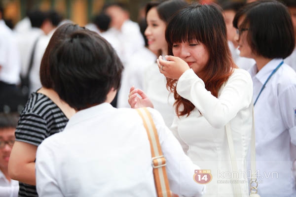 Nghẹn ng&agrave;o gi&acirc;y ph&uacute;t chia tay của teen Kim Li&ecirc;n v&agrave; Chu Văn An 28