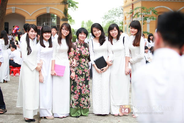 Nghẹn ng&agrave;o gi&acirc;y ph&uacute;t chia tay của teen Kim Li&ecirc;n v&agrave; Chu Văn An 30