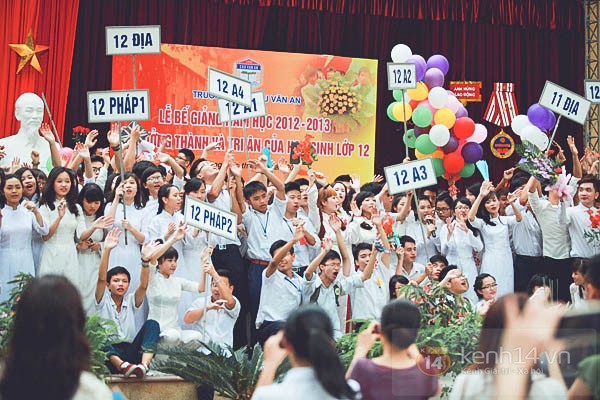 Nghẹn ng&agrave;o gi&acirc;y ph&uacute;t chia tay của teen Kim Li&ecirc;n v&agrave; Chu Văn An 34