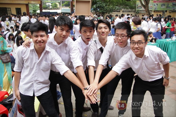 Nghẹn ng&agrave;o gi&acirc;y ph&uacute;t chia tay của teen Kim Li&ecirc;n v&agrave; Chu Văn An 19
