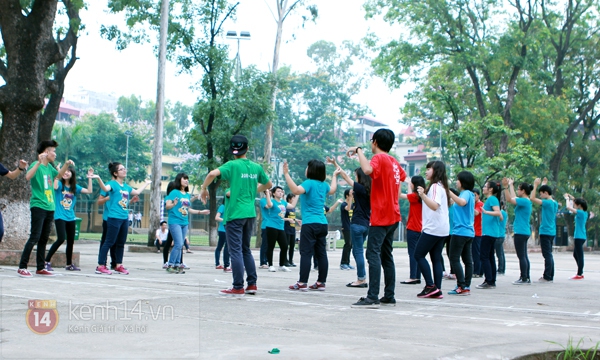 Màn flashmob mang tên “18 năng động” cực thú vị của teen Yên Hòa 11
